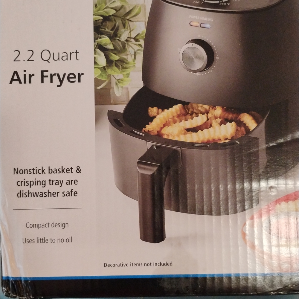 Mainstay Black Compact Air Fryer Cookware